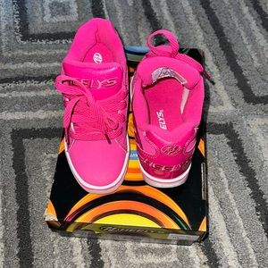 Girls Heelys wheeled shoe